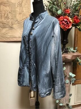Parsley & Sage Washed Blue Button-Up Top